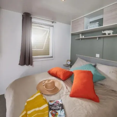 Camping Mobil-home Prestige Avec Terrasse Pour 4 Personnes - Api-1-52-1050 Martiel