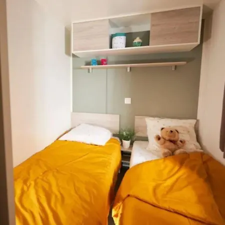 Mobil-home Prestige Avec Terrasse Pour 4 Personnes - Api-1-52-1050