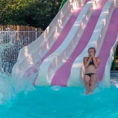 Mobil-home Prestige Avec Terrasse Pour 4 Personnes - Api-1-52-1050 Campsite