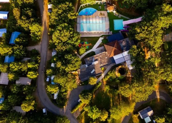 Camping Mobil-home Prestige Avec Terrasse Pour 4 Personnes - Api-1-52-1050